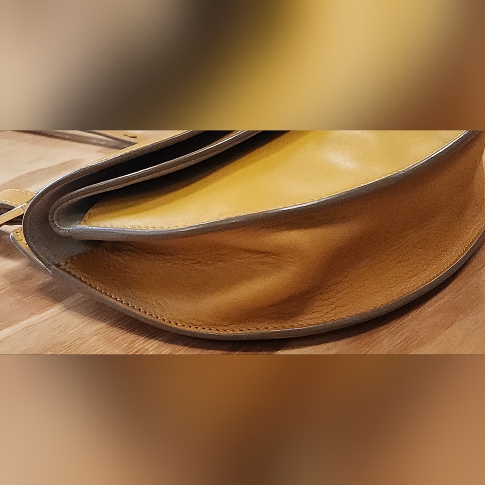 Chloé Georgia Crossbody Bag in Curry Yellow - Picture 4 of 15